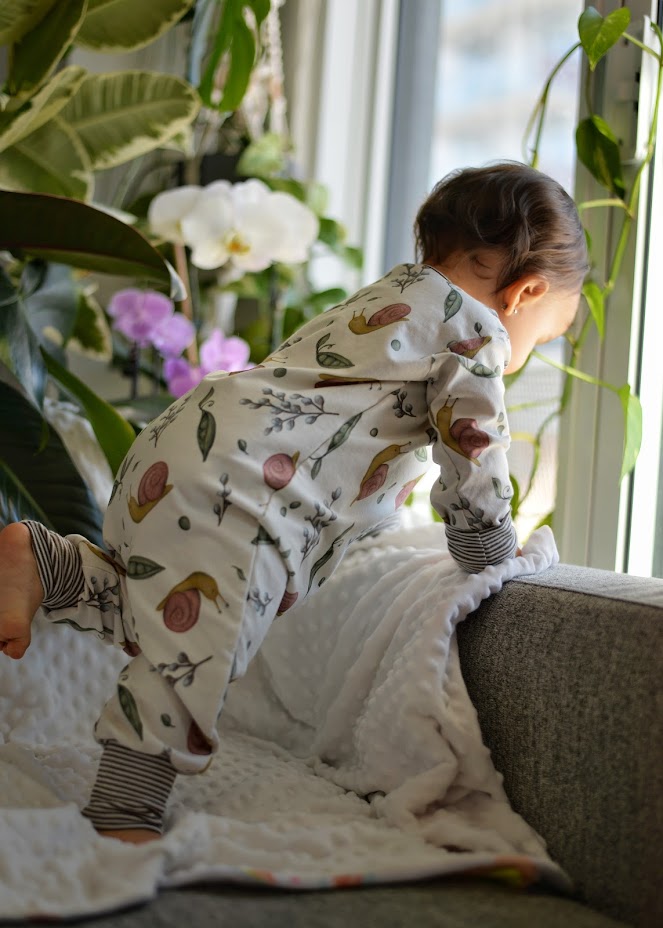 Pantalon évolutif à motifs d'escargots et petits pois verts